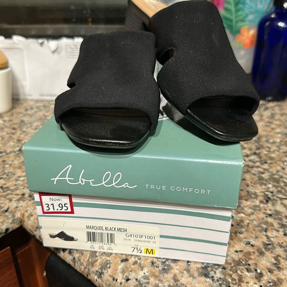 Brand New in box! Abella True Comfort sandals
